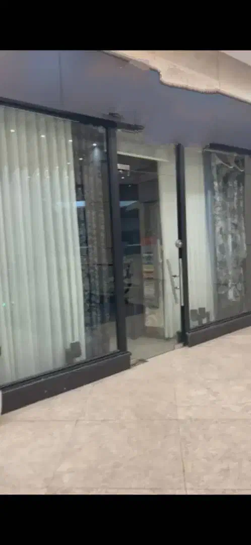 اجاره مغازه ۱۲ متری در سعدی (تختی)|اجارهٔ مغازه و غرفه|رشت, سعدی (تختی)|دیوار