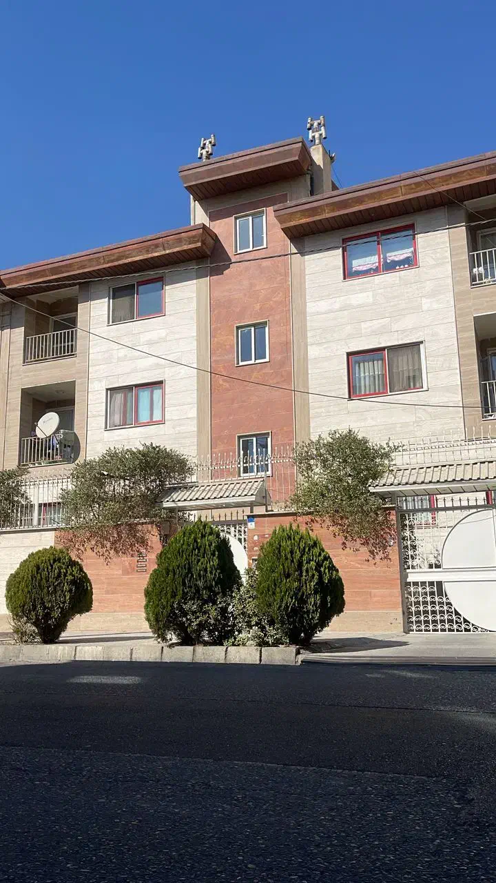 کوهک، خ سحر، ۱۳۰متر، دوخواب، پارکینگ انبار اسانسور