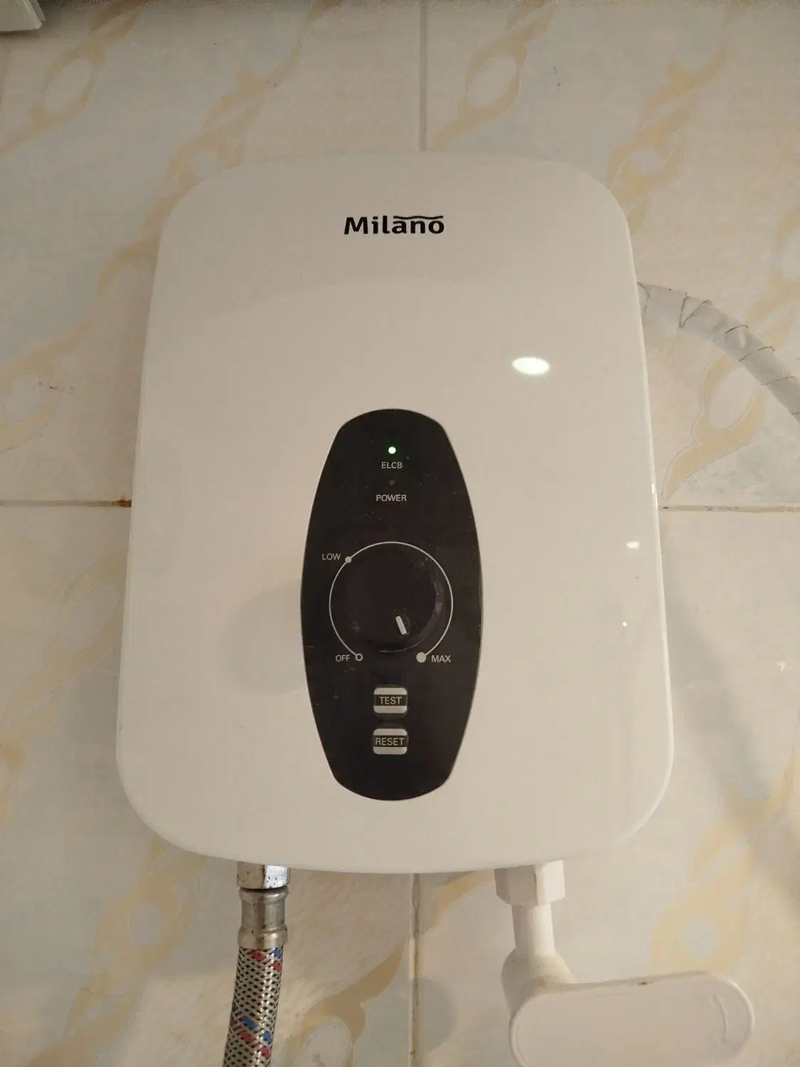 ابگرمکن دیواری برقی بدونه مخزن ودوعدد روشویی|آبگرمکن، پکیج، شوفاژ|قشم, |دیوار