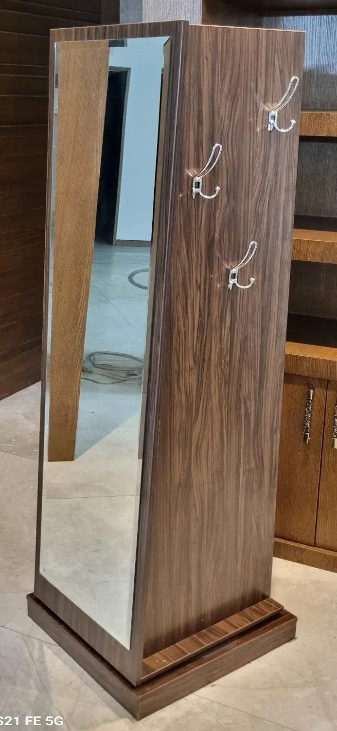 آینه و چوب لباسی گردان|جاکفشی، کمد، دراور|اصفهان, طامه|دیوار