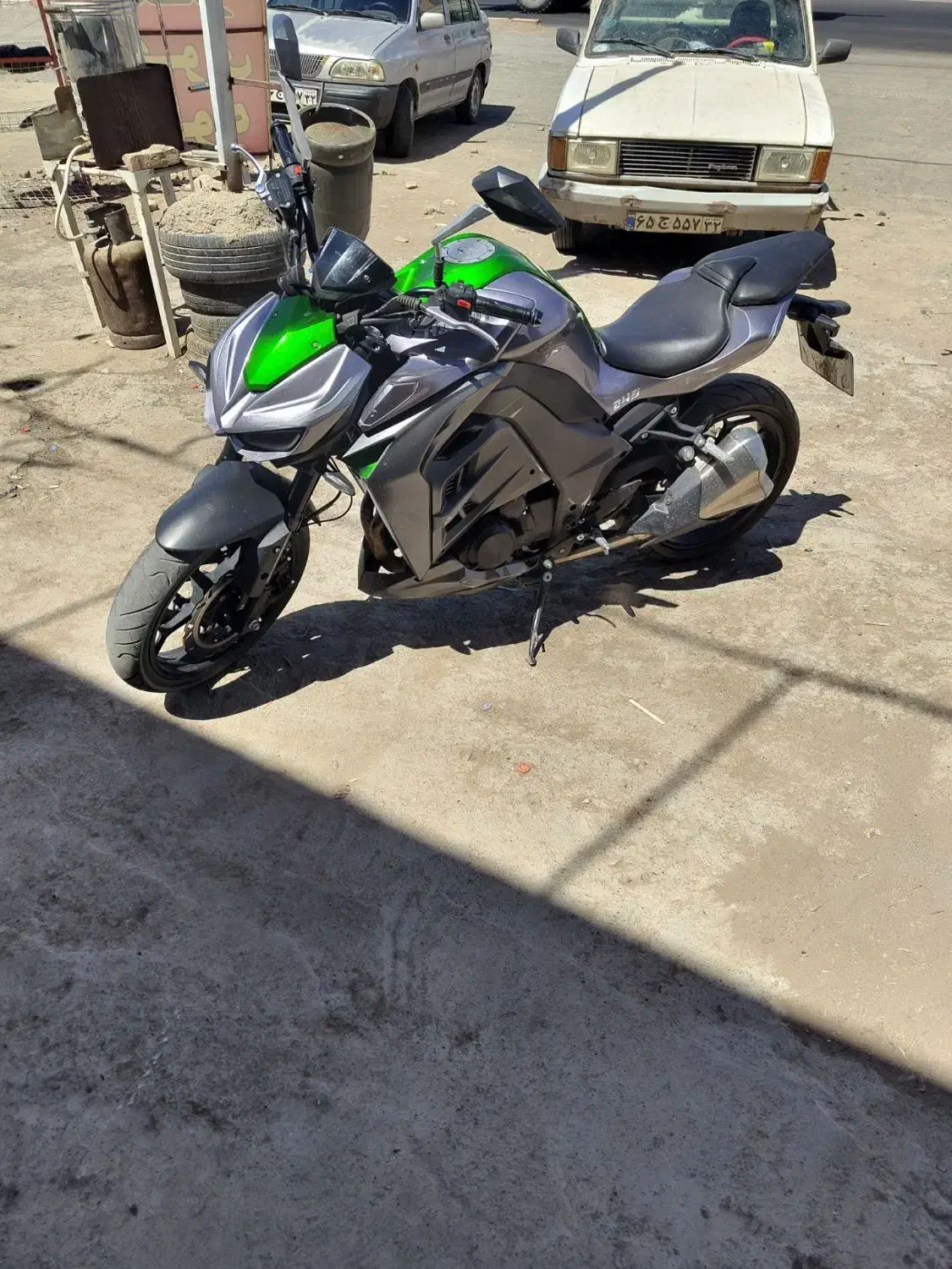 z1000|موتورسیکلت|سبزوار, قلعه‌نو دهزار|دیوار