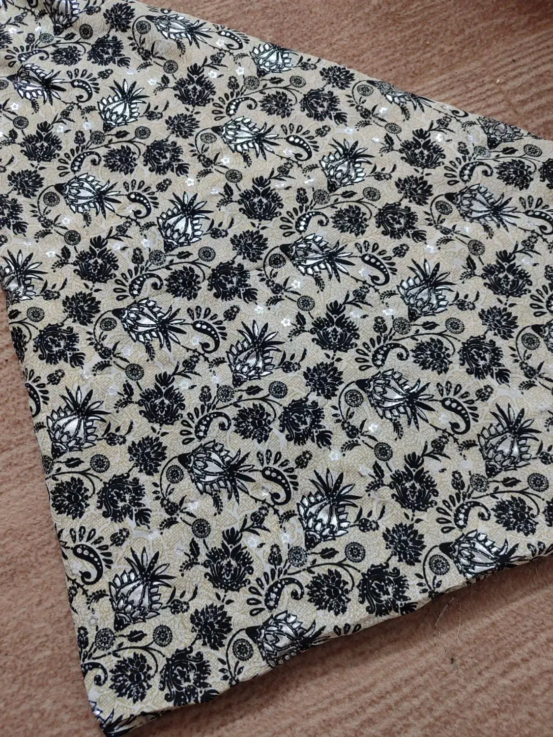 چادررنگی|لباس|قم, شاه سید علی|دیوار