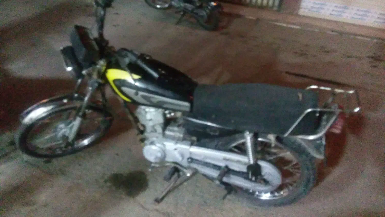 موتور سیکلت هندا125 هیرمند پلاک ملی|موتورسیکلت|قم, تولید دارو و یخچال|دیوار