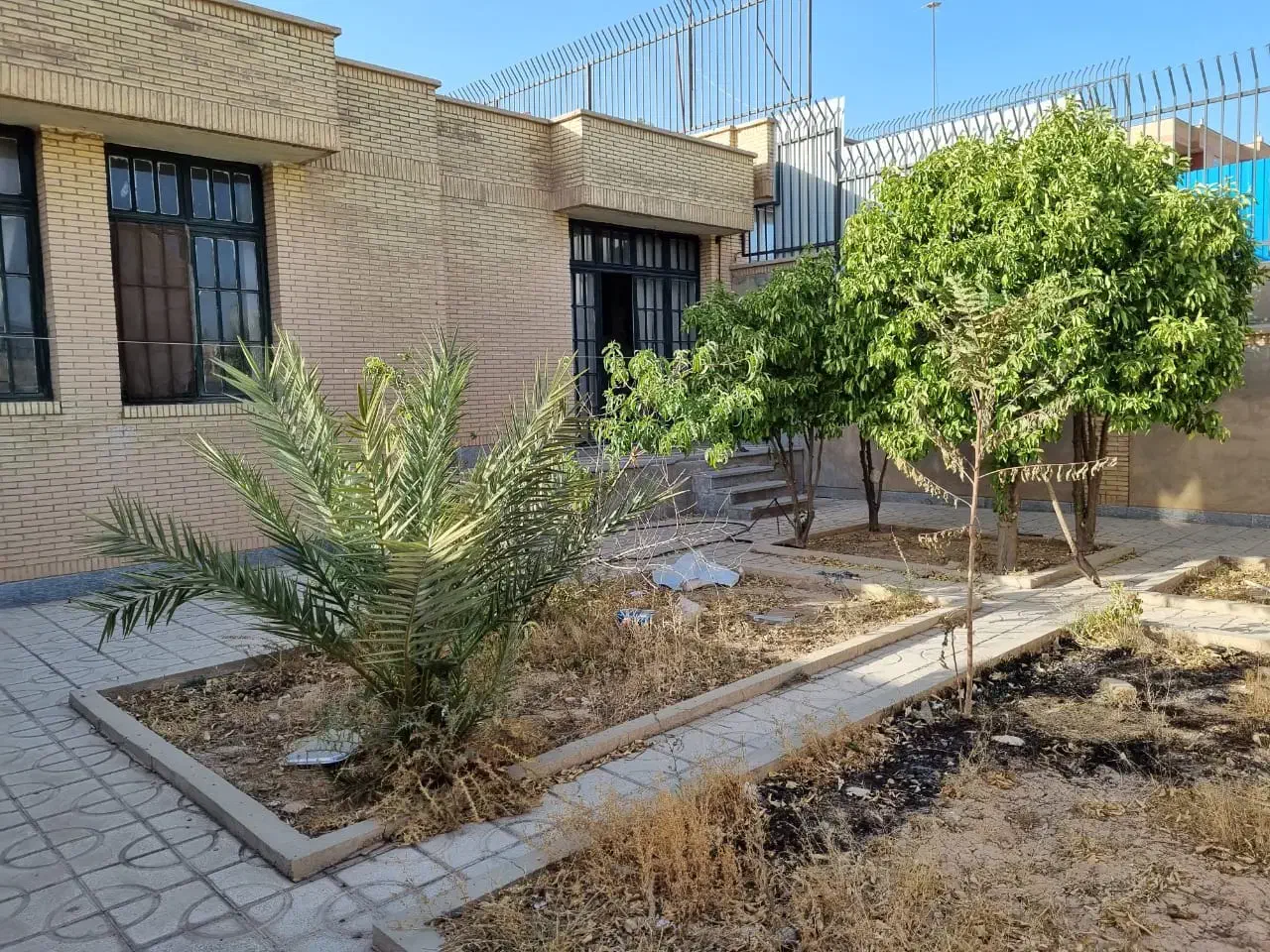 منزل دربست برای درمانگاه یا سکونت|اجارهٔ خانه و ویلا|صدرا-فارس, فاز ۱|دیوار