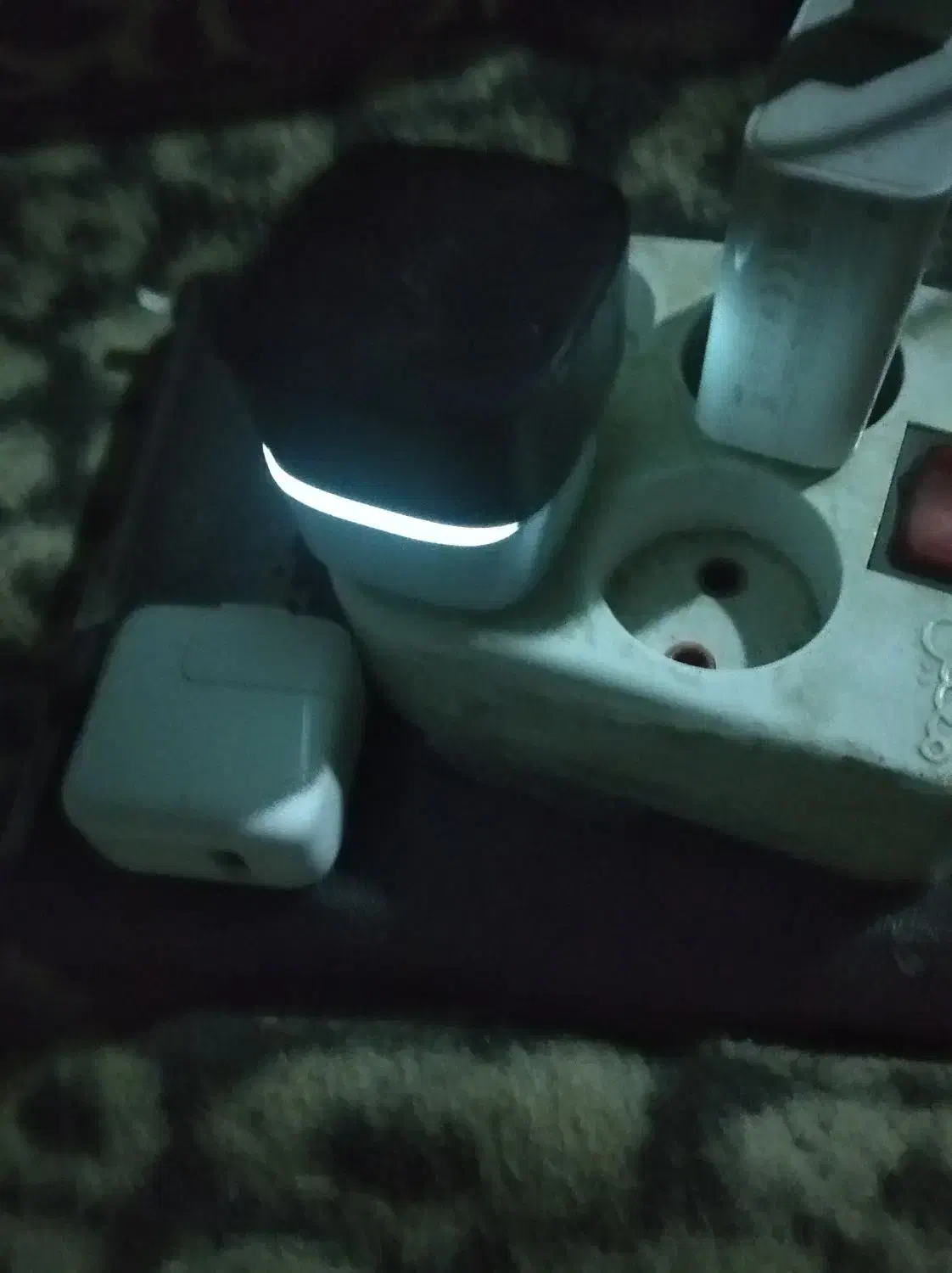 چند عدد شارژر اصلی|لوازم جانبی موبایل و تبلت|کرمان, |دیوار