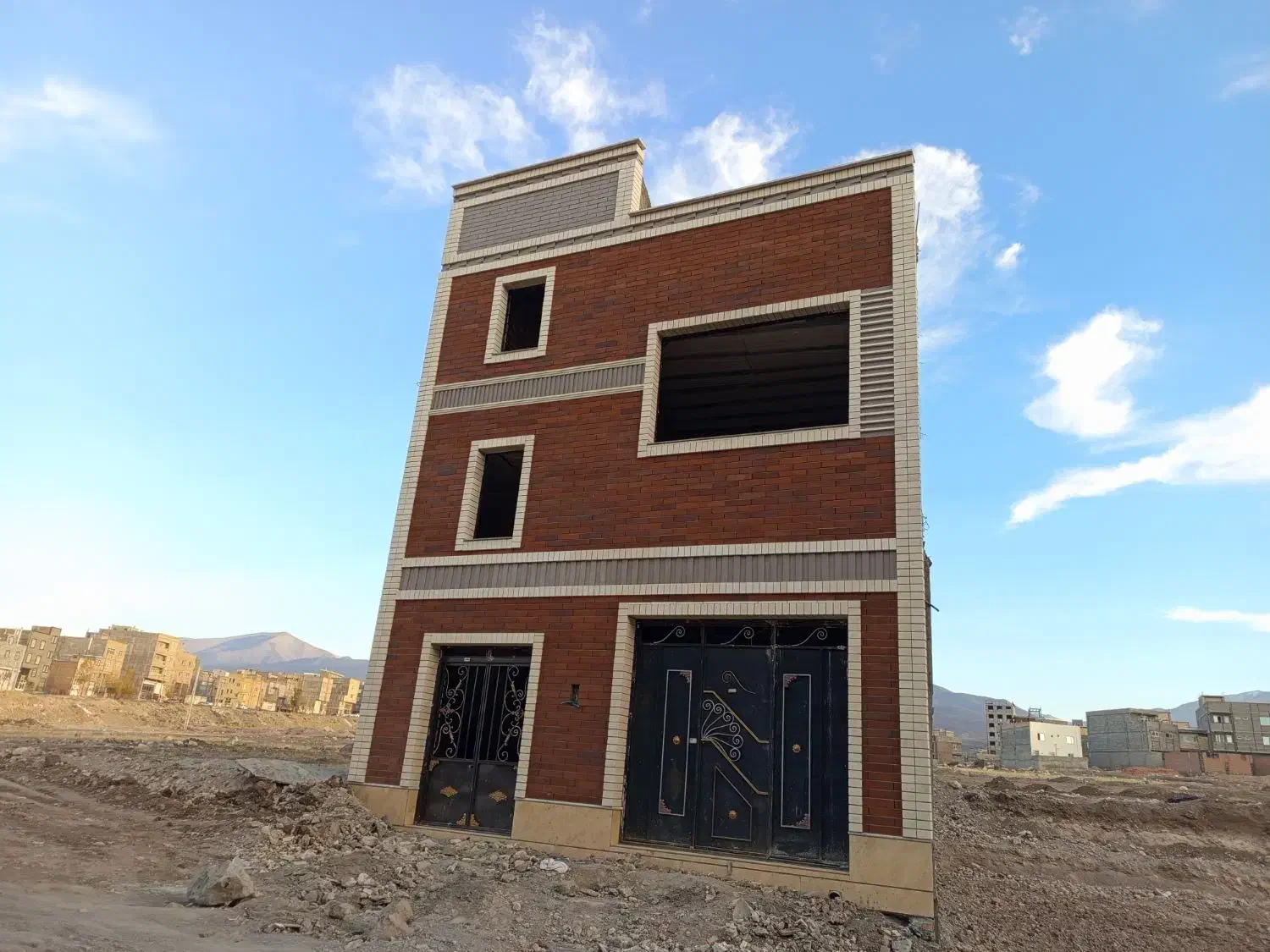 فروش ساختمان دو طبقه نیمه کاره|فروش آپارتمان|مشگین شهر, |دیوار