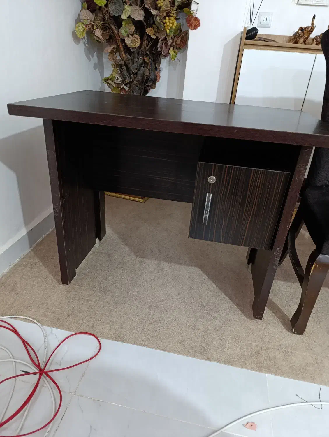 میز و دو صندلی شیک در حد نو-مناسب منزل و محل کار|میز تحریر و کامپیوتر|شوش, |دیوار