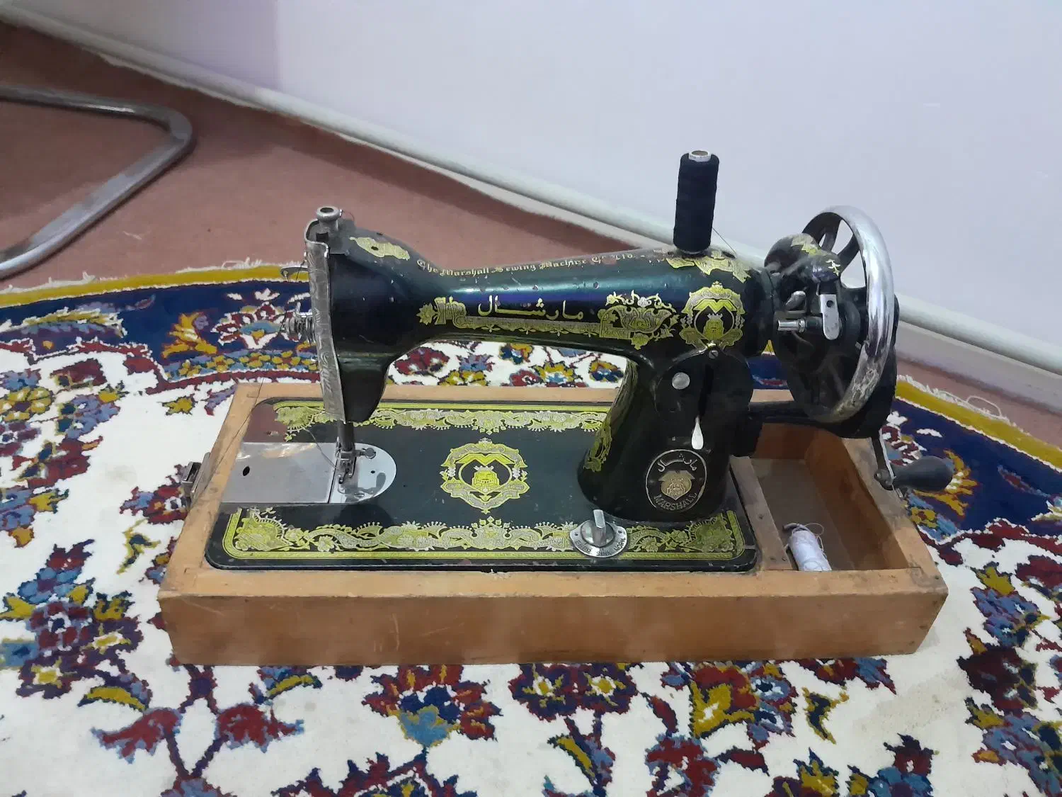 چرخ خیاطی|چرخ خیاطی و ریسندگی|میانه, |دیوار