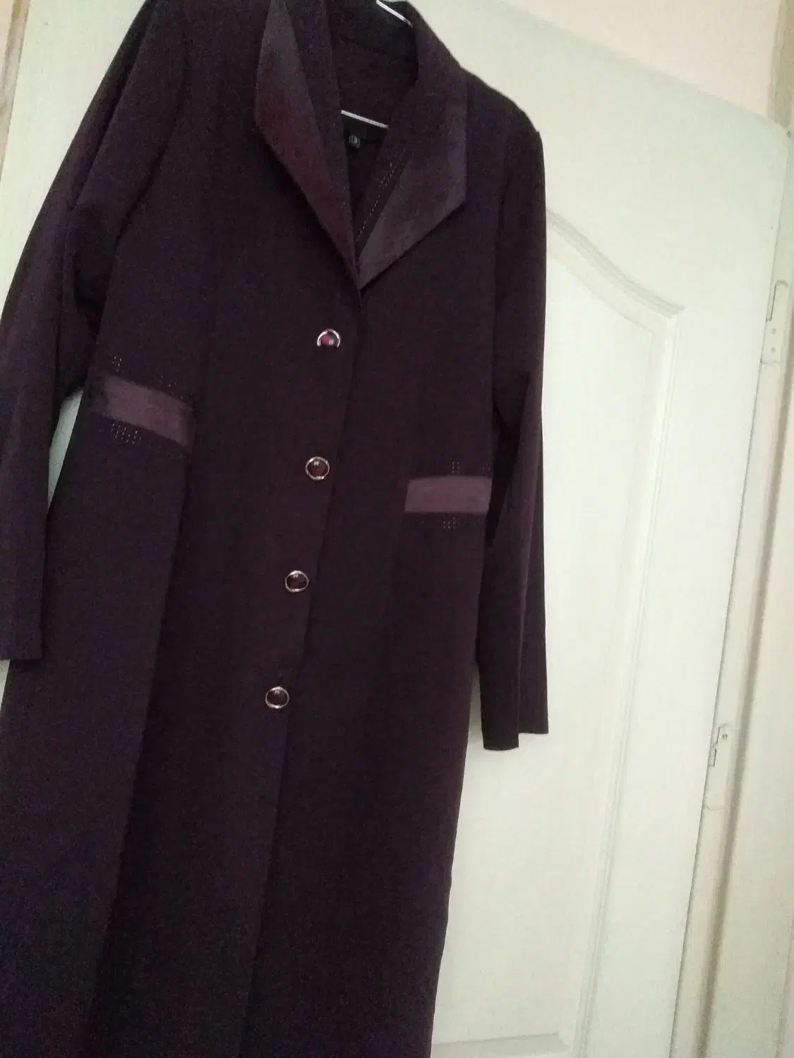 مانتو کرپ رنگ بادمنجانی در حدنو توافقی|لباس|نیشابور, محله میدان باغات|دیوار