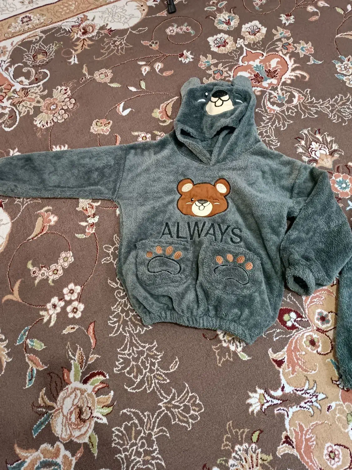 لباس  و پوتین|کفش و لباس بچه|پرند, فاز ۵|دیوار