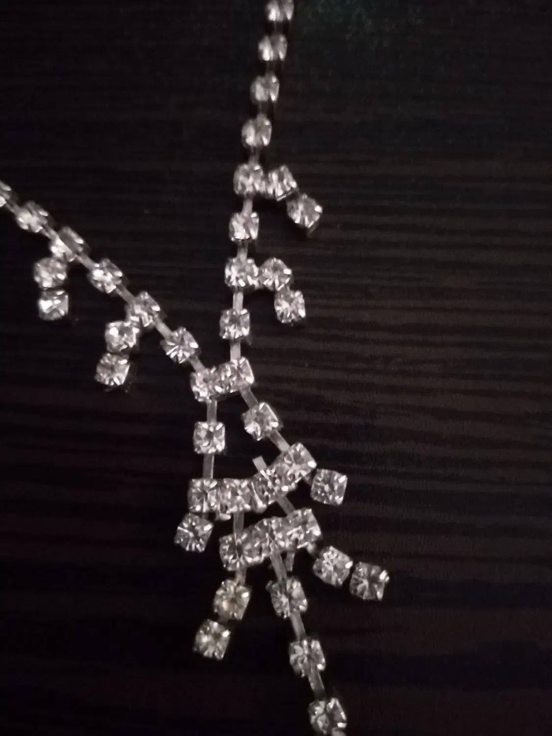 گردنبند|بدلیجات|گلبهار, شهر جدید گلبهار|دیوار