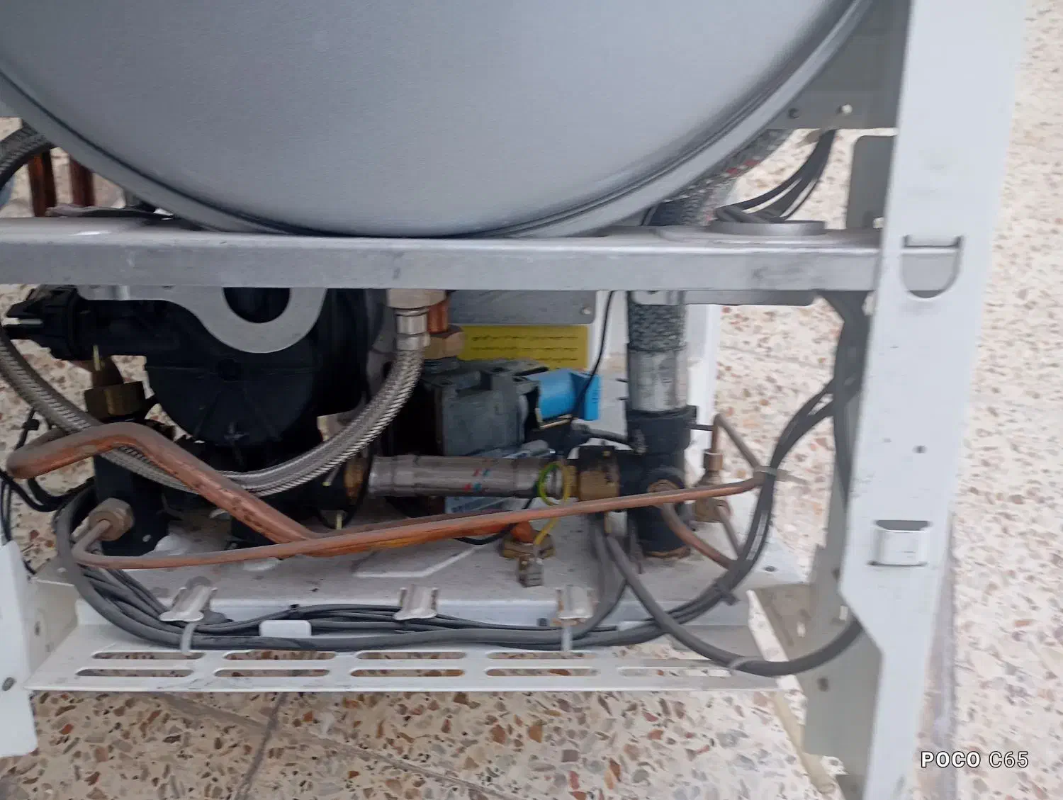 پکیج دست دوم بوتان۲۴ هزار مدل کالداونزیا|آبگرمکن، پکیج، شوفاژ|خرمآباد, |دیوار