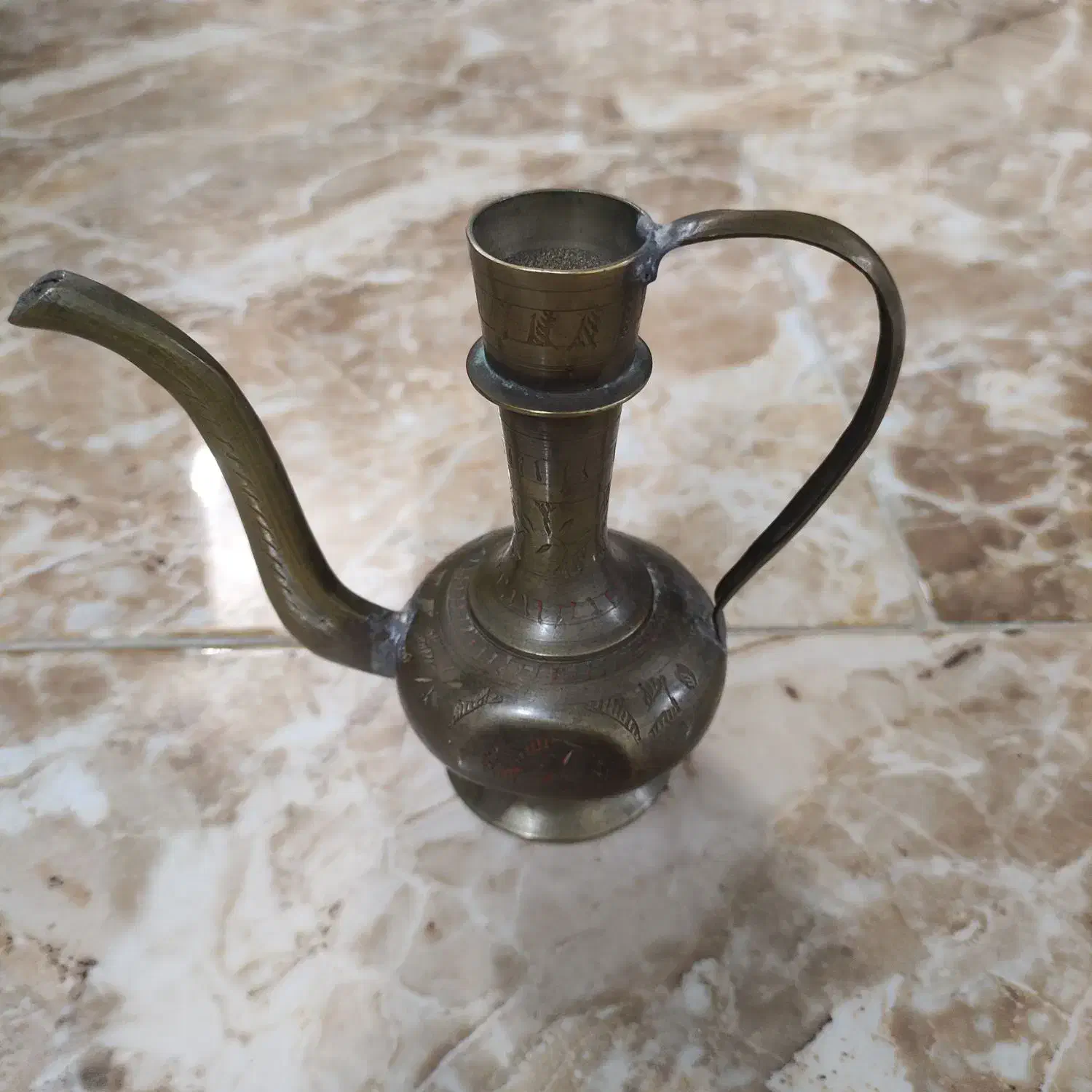 گلاب پاش عتیقه برنجی|کلکسیون اشیاء عتیقه|بروجرد, |دیوار