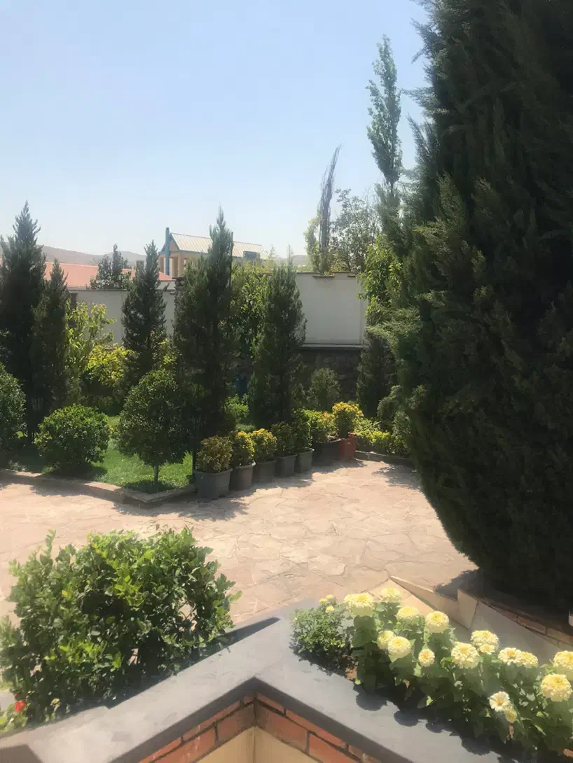 ویلا ۳۵۰متر دوبلکس با ۱۲۰۰متر حیاط و استخر روباز|اجارهٔ خانه و ویلا|لواسان, |دیوار