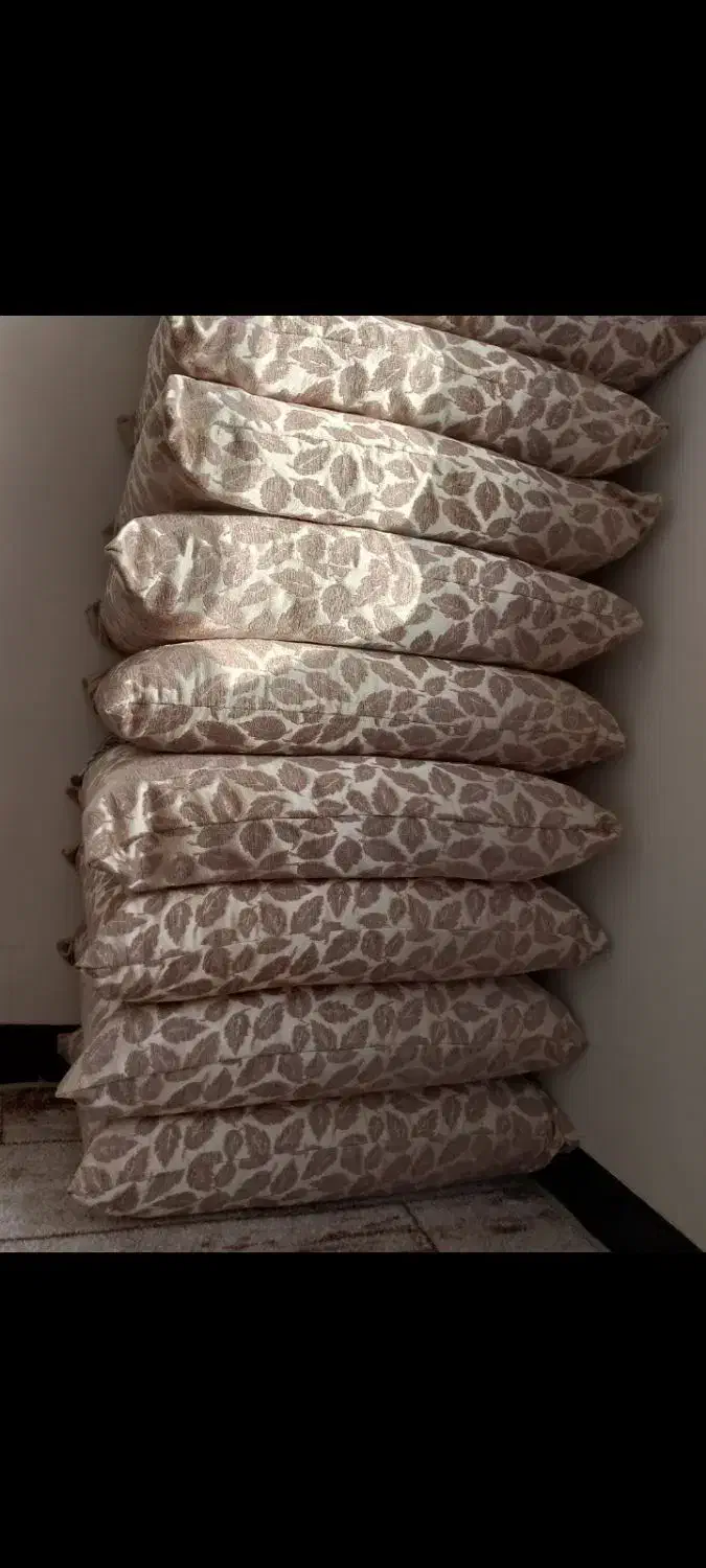 روی بالشت|رختخواب، بالش، پتو|مریوان, |دیوار