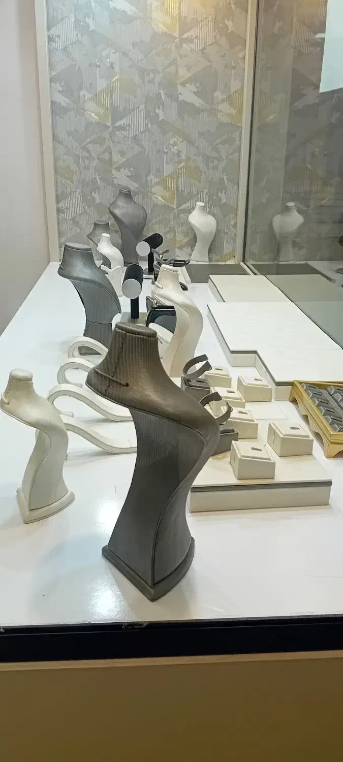 اجاره مغازه  ۱۸متر زرگری طبقه اول پاساژ پله برقی|اجارهٔ مغازه و غرفه|رشت, بازار|دیوار