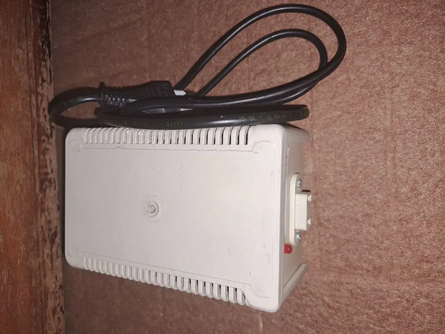 مبدل خانگی ۱۱۰ ولت|سایر لوازم برقی|صدرا-فارس, فاز ۱|دیوار