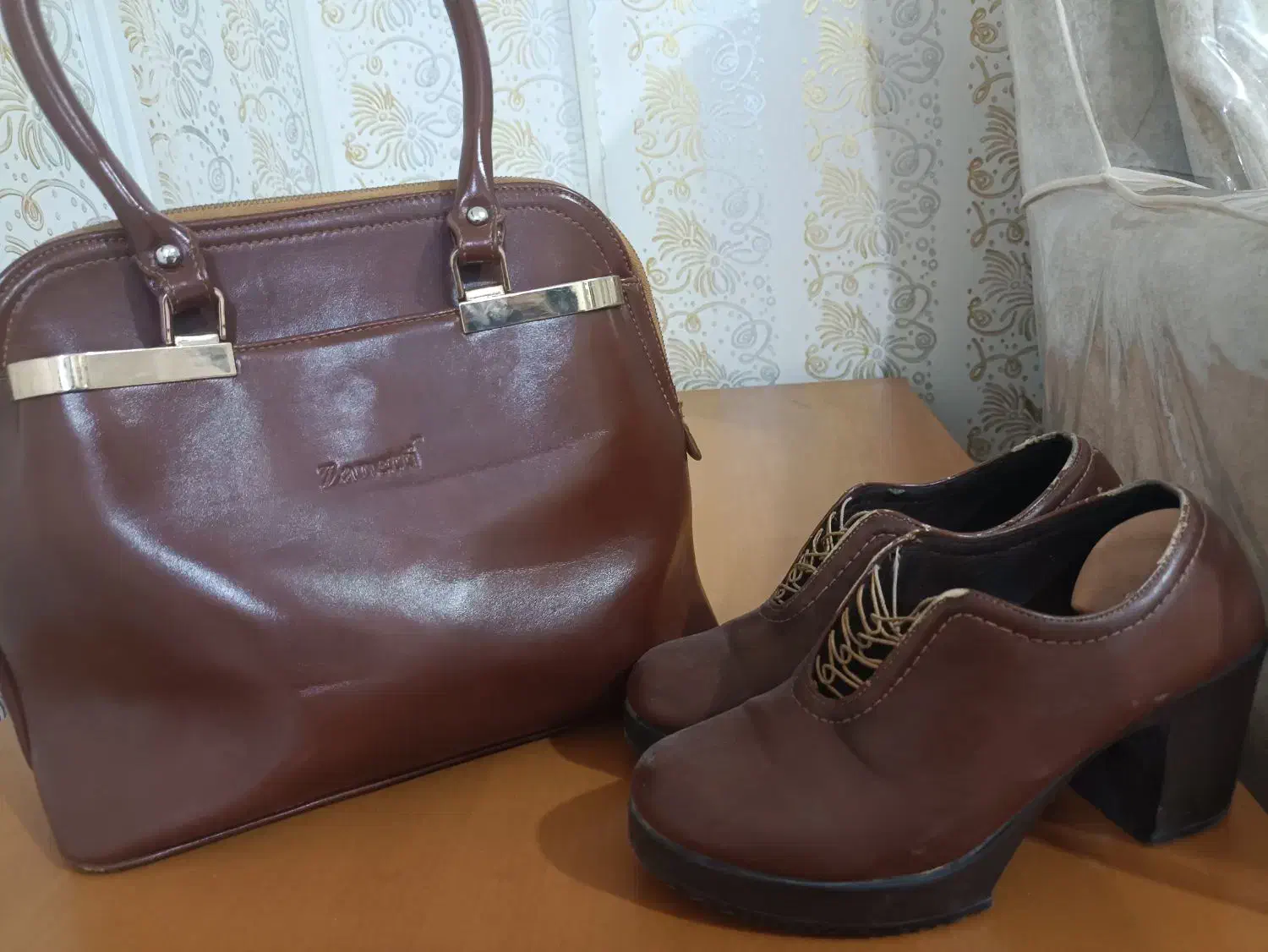 ست کیف و کفش برند zaneeti مفت مفت|کیف، کفش، کمربند|خرمآباد, |دیوار