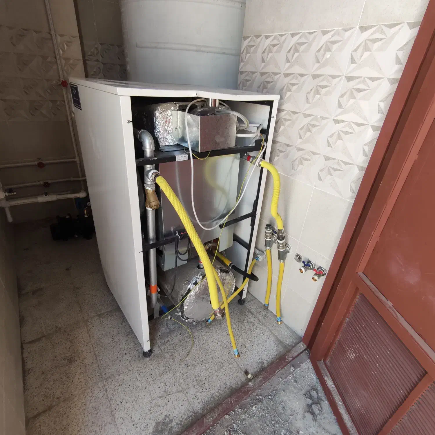 نصب رادیاتور و پکیج|آبگرمکن، پکیج، شوفاژ|رفسنجان, |دیوار