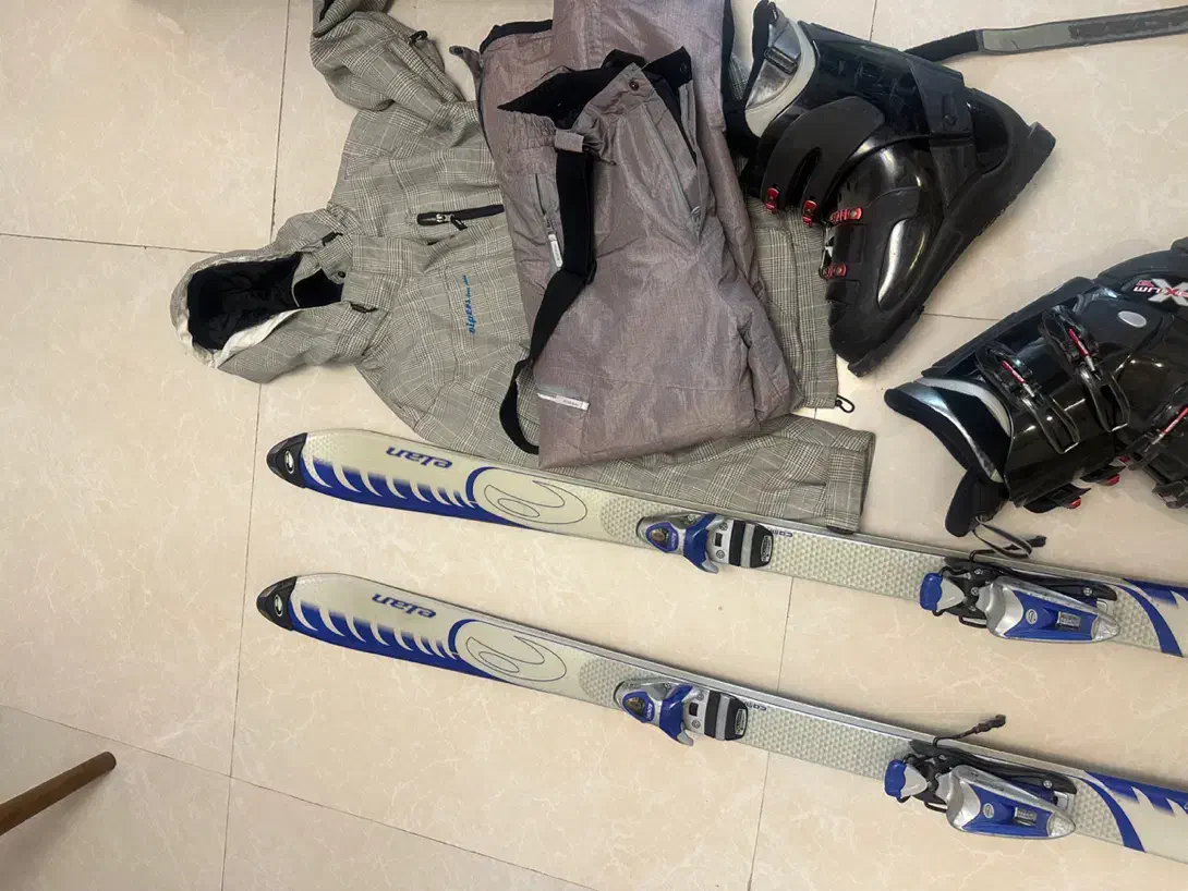 وسایل اسکی|ورزش‌های زمستانی|تهران, کوی بیمه|دیوار