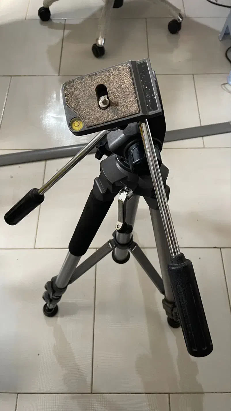 سه پایه دوربین عکاسی وفیلمبرداری حرفه ای|دوربین عکاسی و فیلمبرداری|رشت, بازار|دیوار