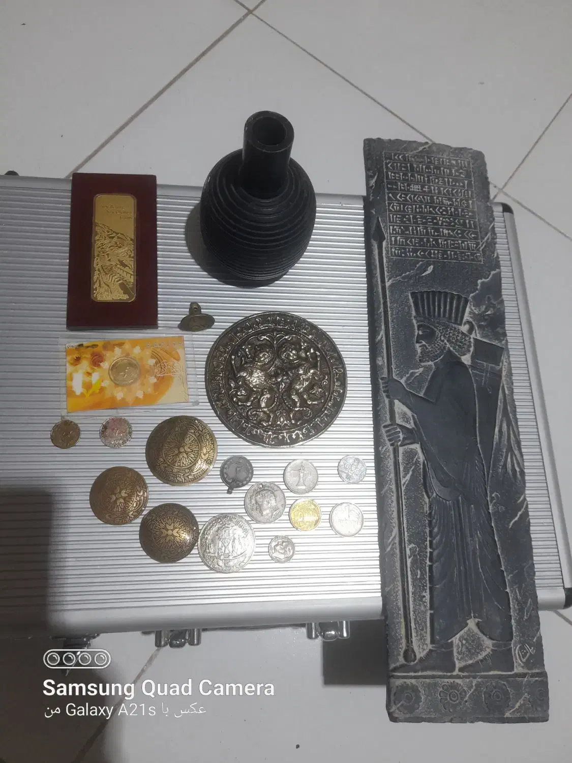 شمایل زمان سلجوقیان و سکه نقره وسکه جمهوری|کلکسیون اشیاء عتیقه|فردیس, ثابتی|دیوار