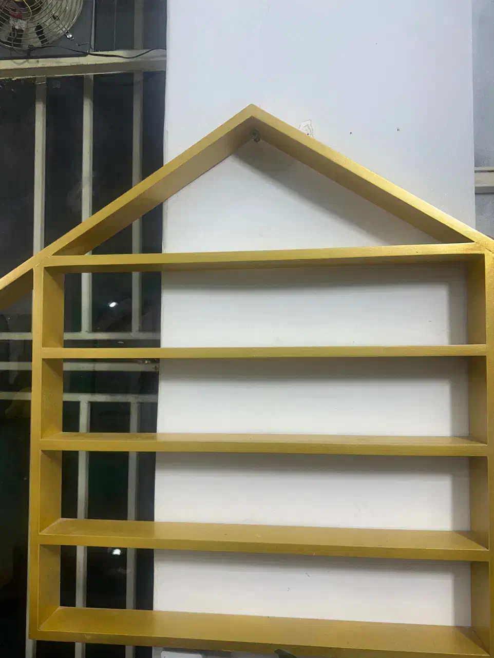 استند لاک ژل|آرایشگاه و سالن‌های زیبایی|سنندج, |دیوار