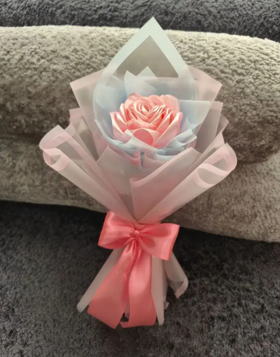 دسته گل های رز روبانی، گل های ماندگار|گل مصنوعی|پردیس, فاز ۱|دیوار