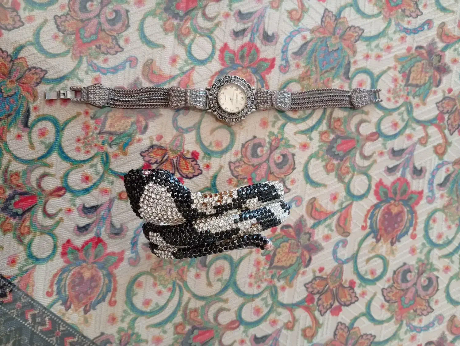 ساعت مچی زنانه سالم ودر حد نو|ساعت|سنندج, |دیوار