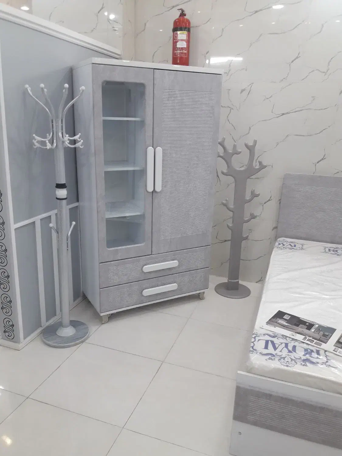 تخت وکمد|تخت و سرویس خواب|برخوار, |دیوار