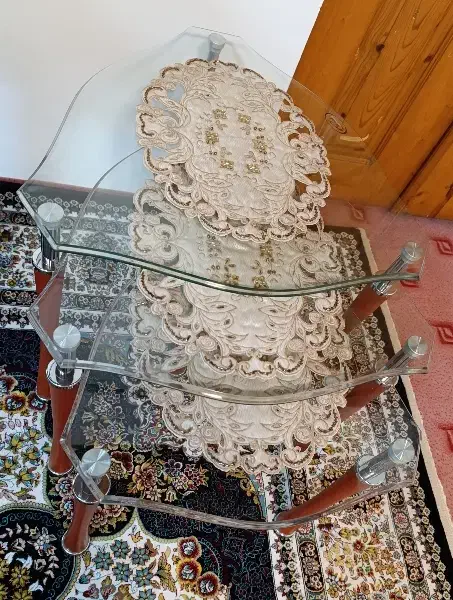 میز عسلی شیشه ای پایه فلزی|مبلمان خانگی و میز عسلی|نشتارود, |دیوار