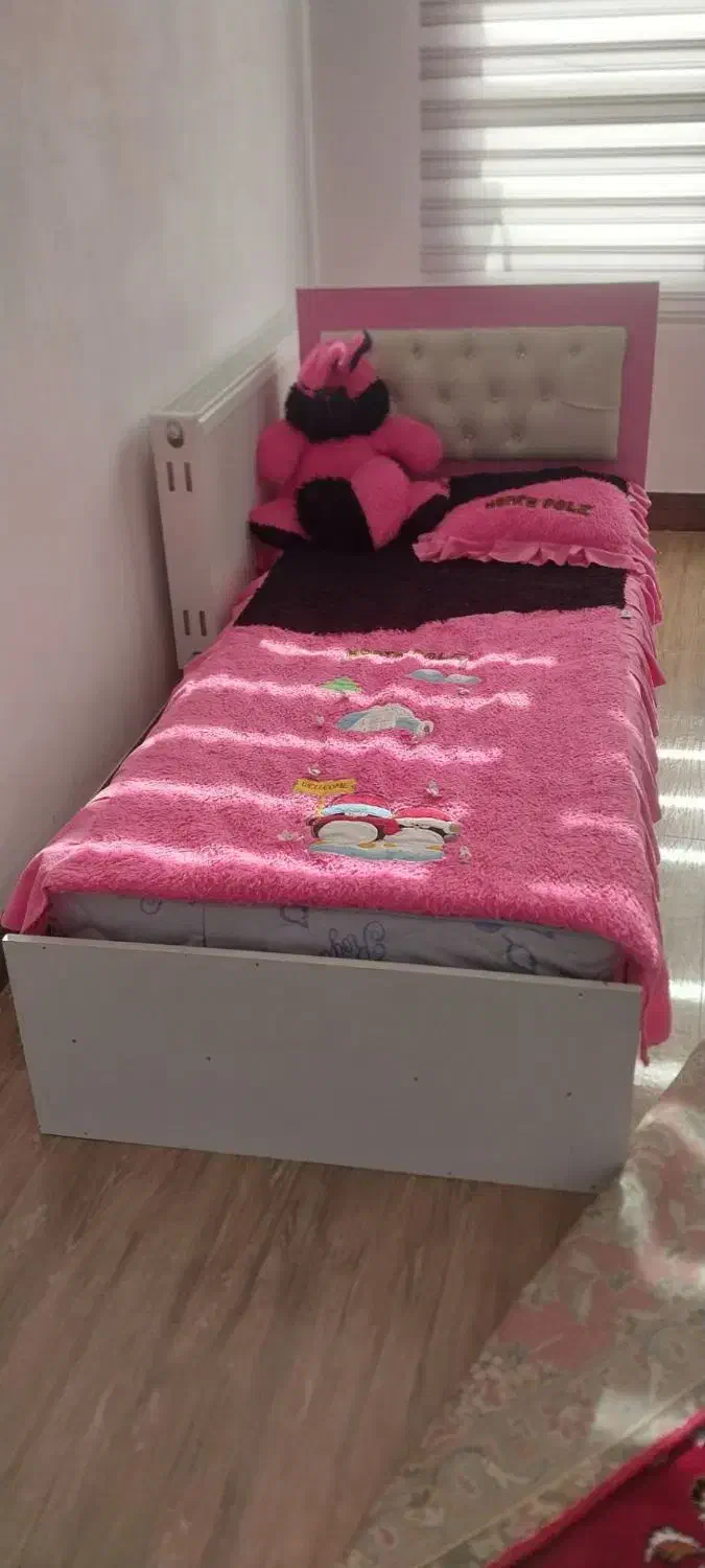 تخت باتشک وروتختی|تخت و سرویس خواب|ملایر, |دیوار