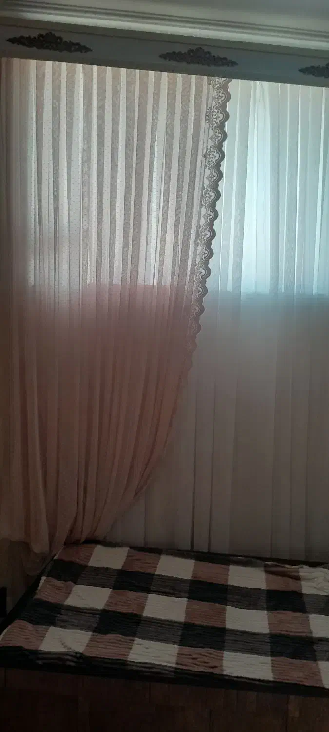 پرده|پرده، رانر، رومیزی|لالجین, |دیوار