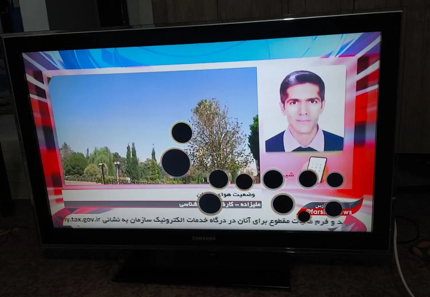 تلویزیون و میز تلویزیون 42 اینچ سامسونگ|تلویزیون و پروژکتور|صدرا-فارس, فاز ۱|دیوار