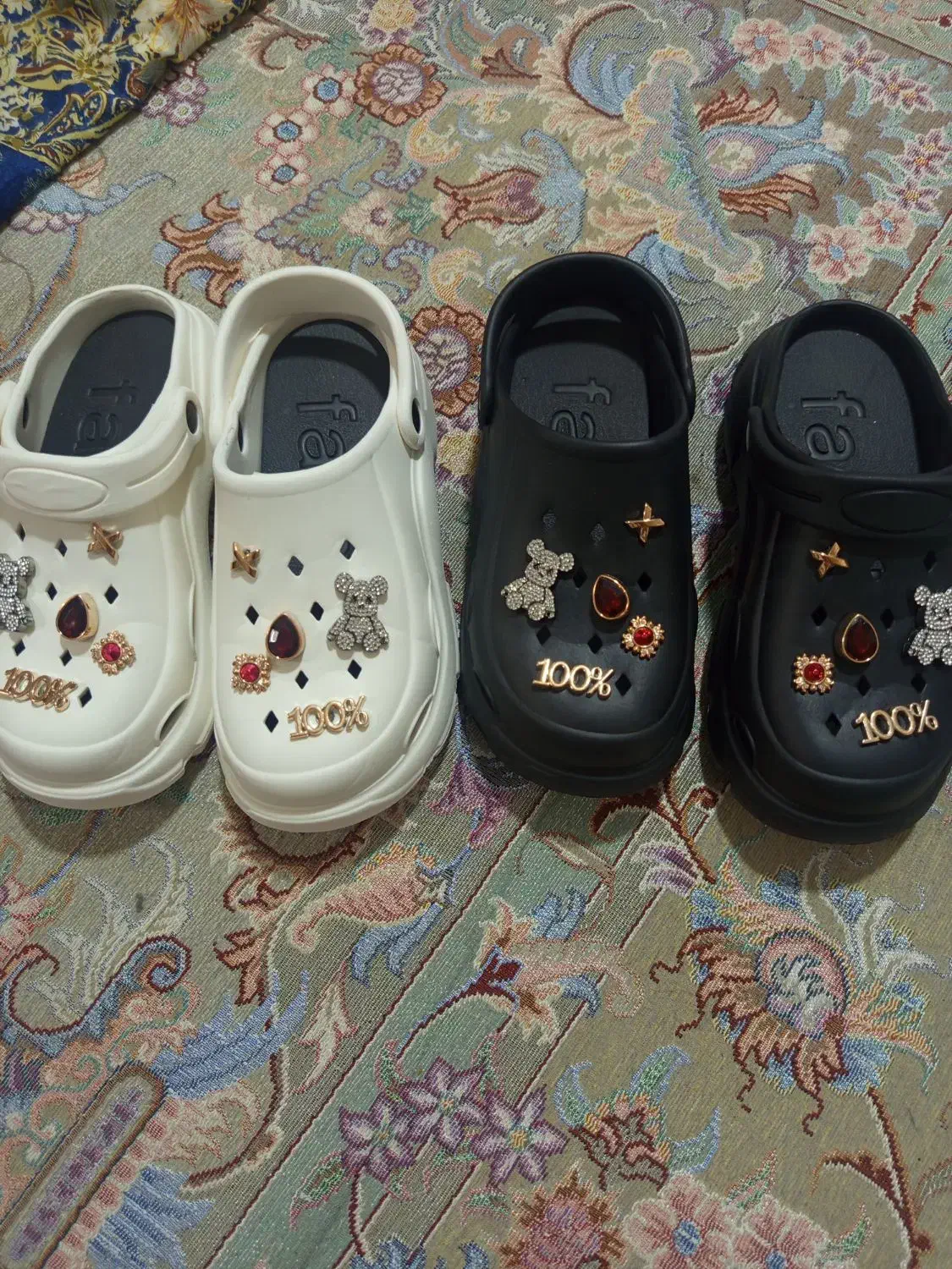 دو جفت دمپایی کراکس نو|کیف، کفش، کمربند|قم, دروازه ری|دیوار