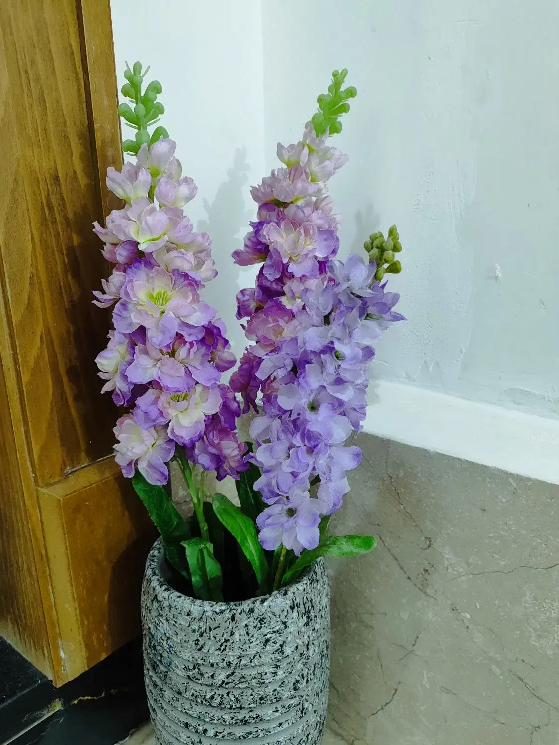 گلدان با گل|گل مصنوعی|ساوه, |دیوار