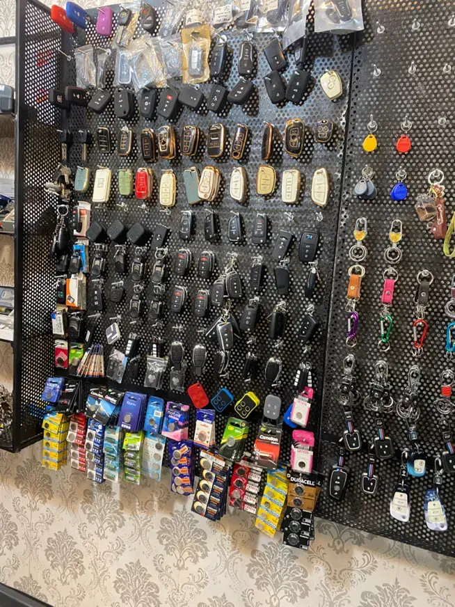 کلیدسازی شیرازکلید کلید ساز سیار بازکردن قفل ریموت|خدمات پیشه و مهارت|شیراز, تلخ داش|دیوار