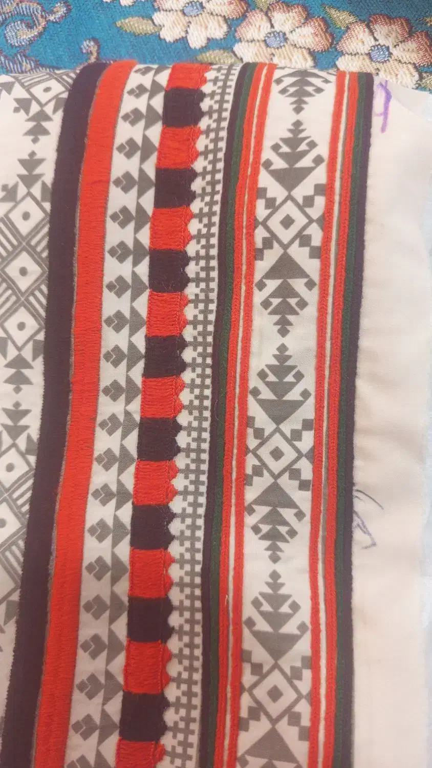 دوچگر شیرازه وپیلوار|لباس|سراوان, |دیوار