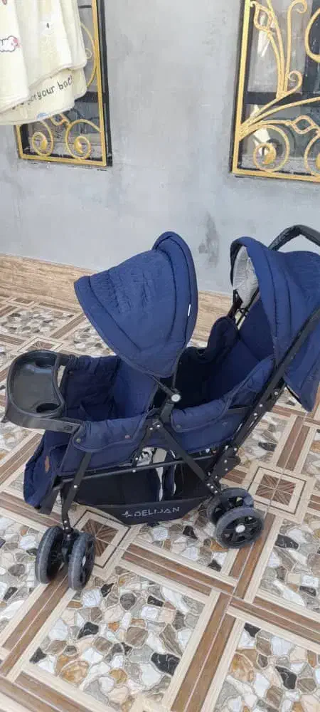 کالسکه دوقلوی تمیز در حد نو|کالسکه و لوازم جانبی|لامرد, |دیوار