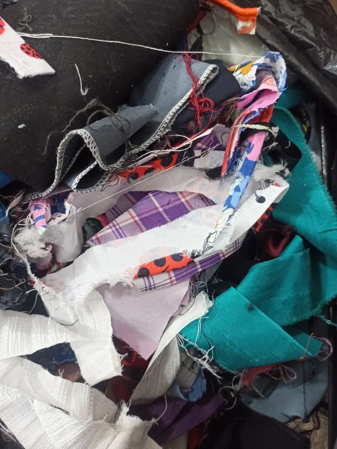 خرده پارچه مناسب پشتی|لوازم خیاطی و بافتنی|کازرون, |دیوار