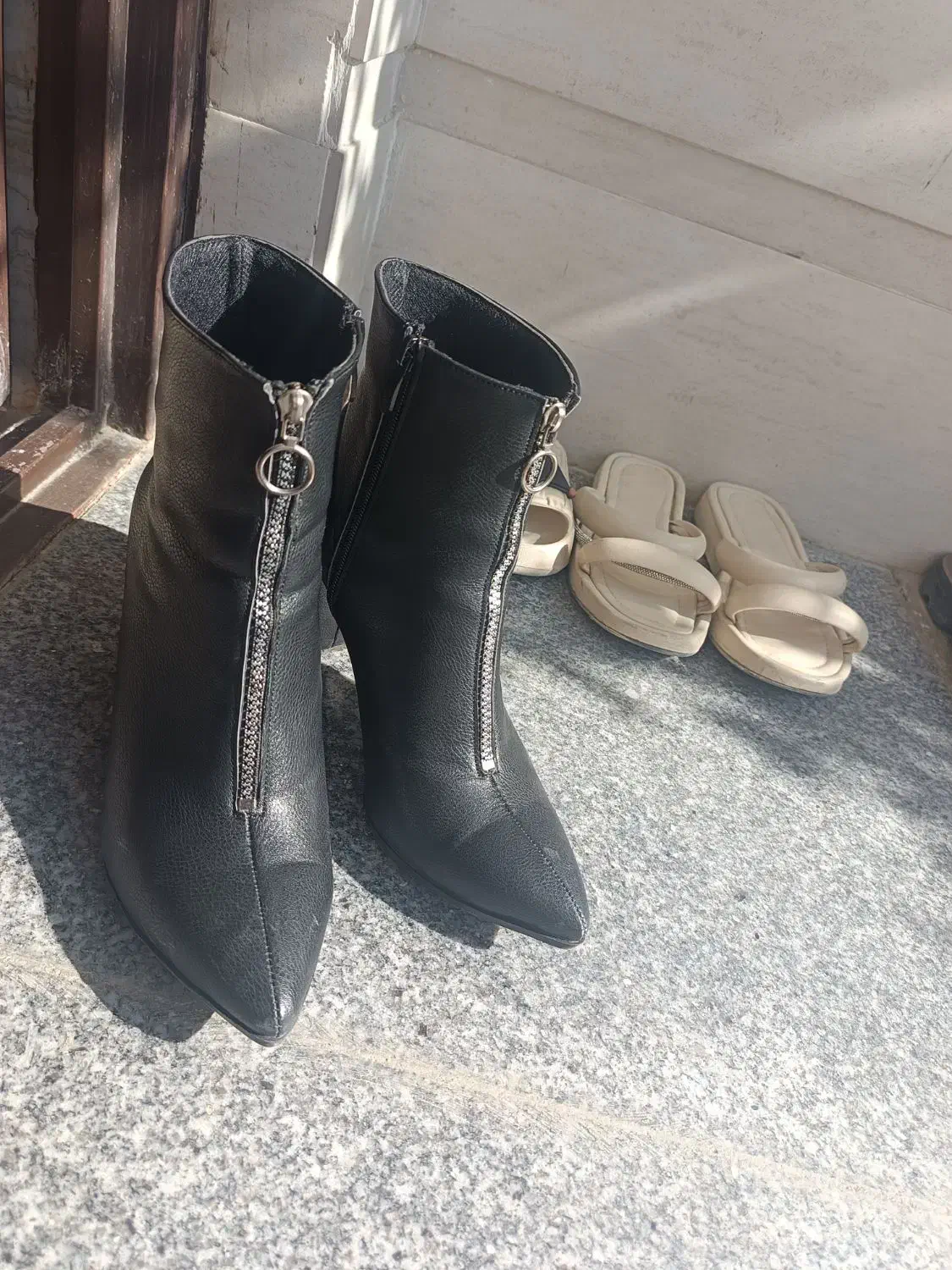 نیم بوت نو فقط یک بار استفاده شده و اندازه نشده|کیف، کفش، کمربند|سلماس, |دیوار