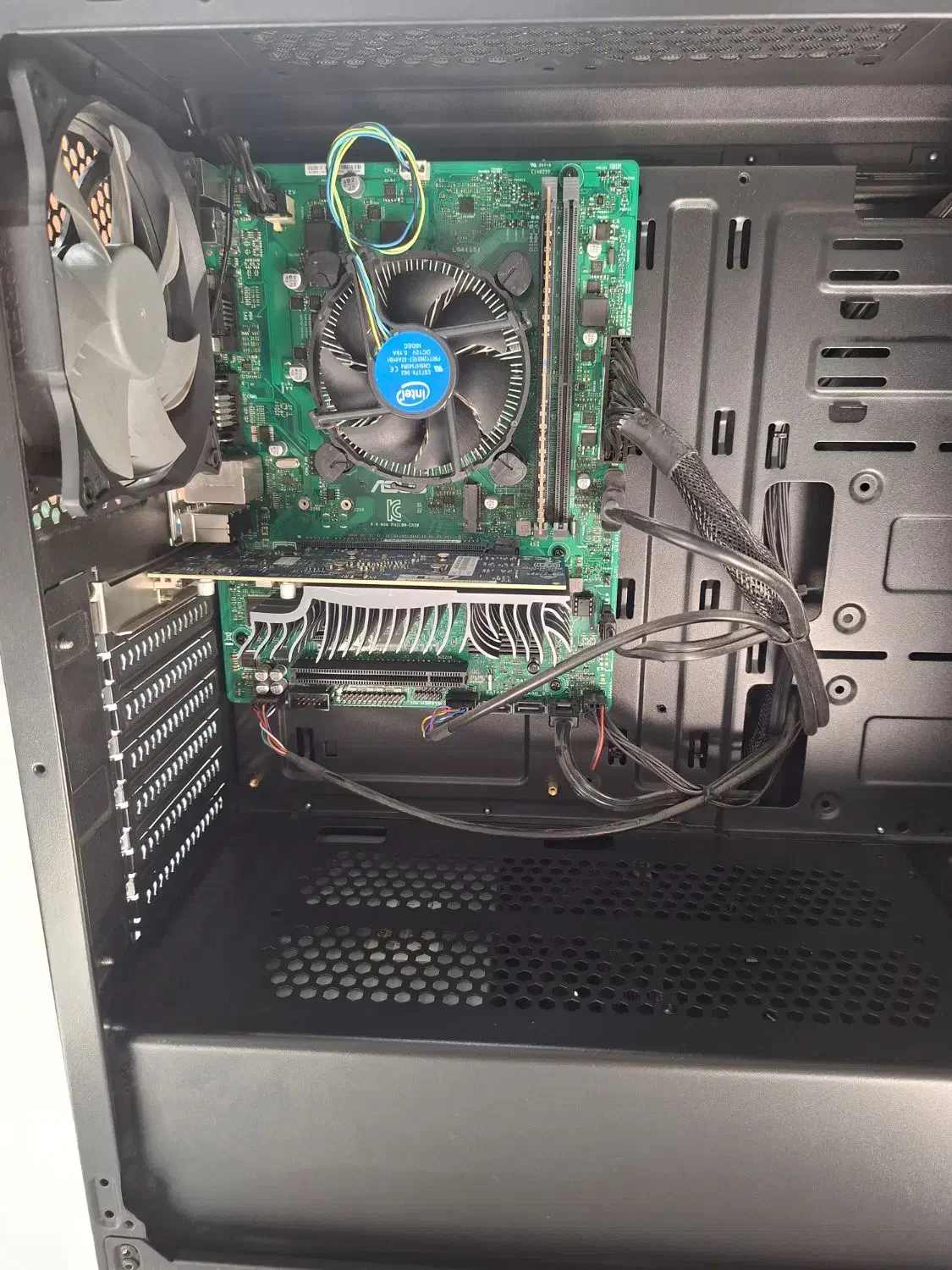 کامپیوتر کیس i5 9400 ram 16gb ssd 500 graphic 2gb|رایانه رومیزی|تهران, بهار|دیوار