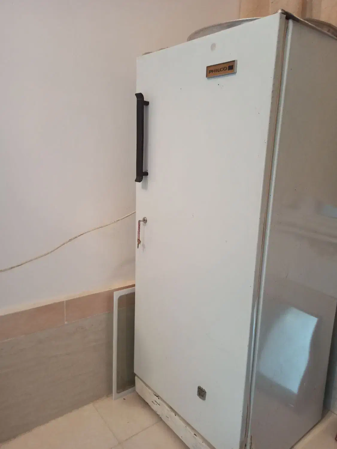 یخچال قدیمی پیلکو|یخچال و فریزر|صحنه, |دیوار