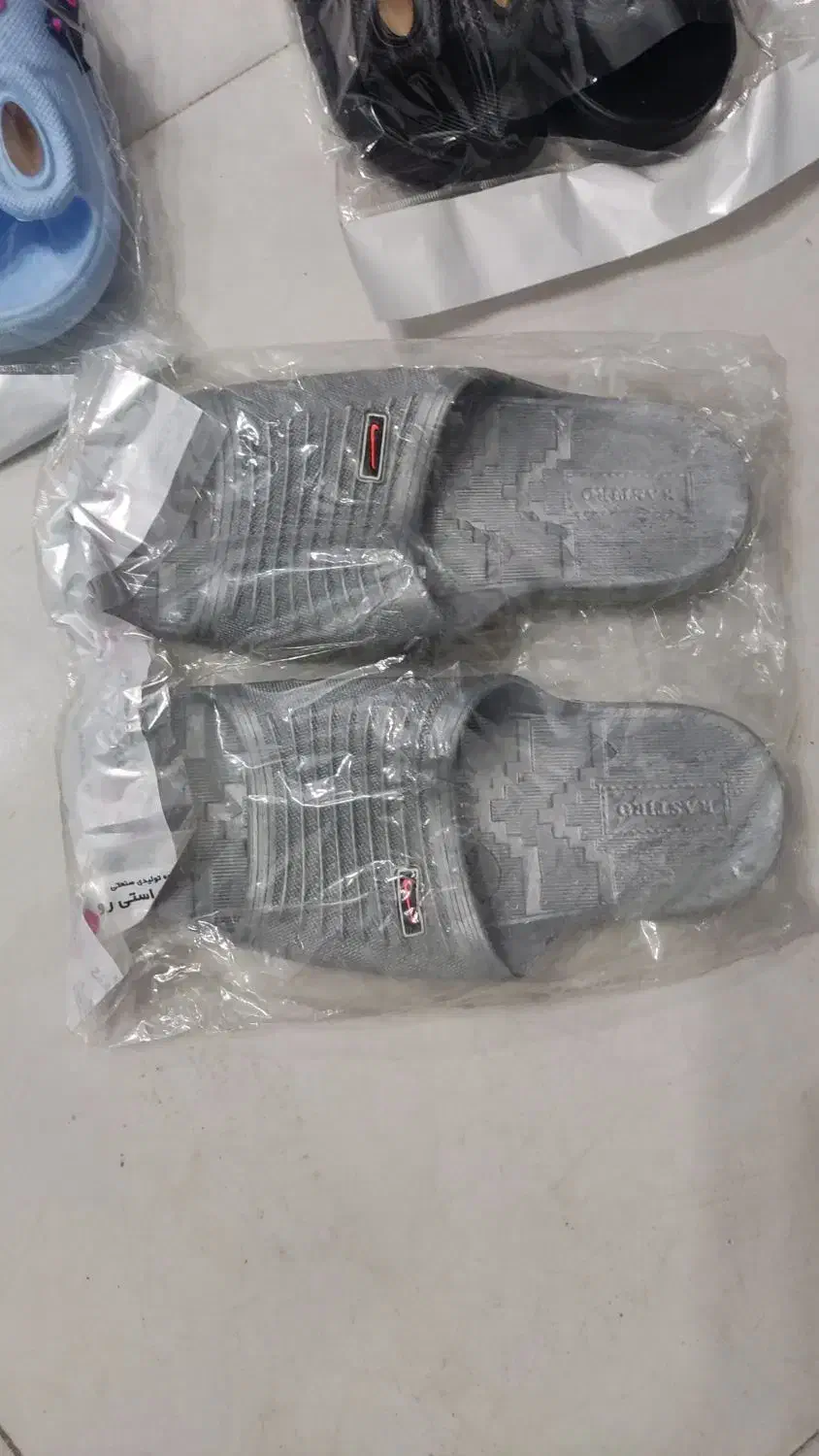 دمپایی|کیف، کفش، کمربند|اهواز, کوی باهنر|دیوار