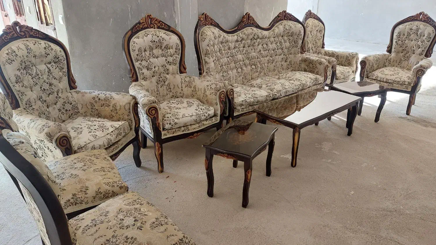 مبل سلطنتی|مبلمان خانگی و میز عسلی|شیروان (خراسان), |دیوار