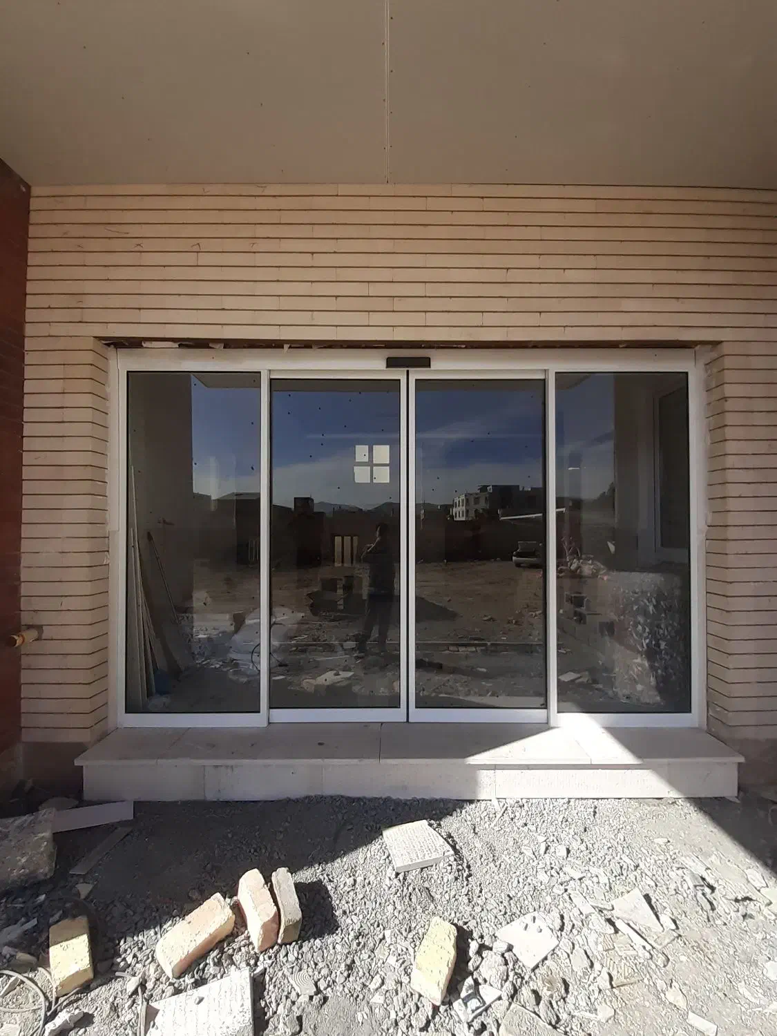 تولید کننده کرکره برقی و شیشه سکوریت|خدمات پیشه و مهارت|اراک, |دیوار