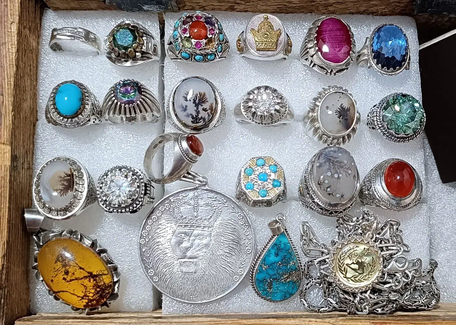 انگشتر نقره کلکسیونی و تعدادی زنجیرپلاک|جواهرات|تهران, نجات اللهی|دیوار