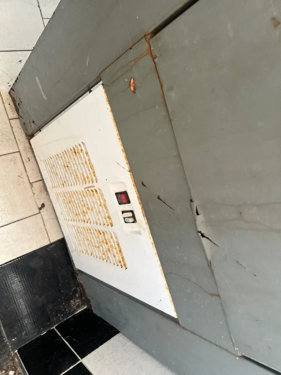 بخاری ایستاده بزرگ فن دار گازی|بخاری، هیتر، شومینه|ساری, |دیوار