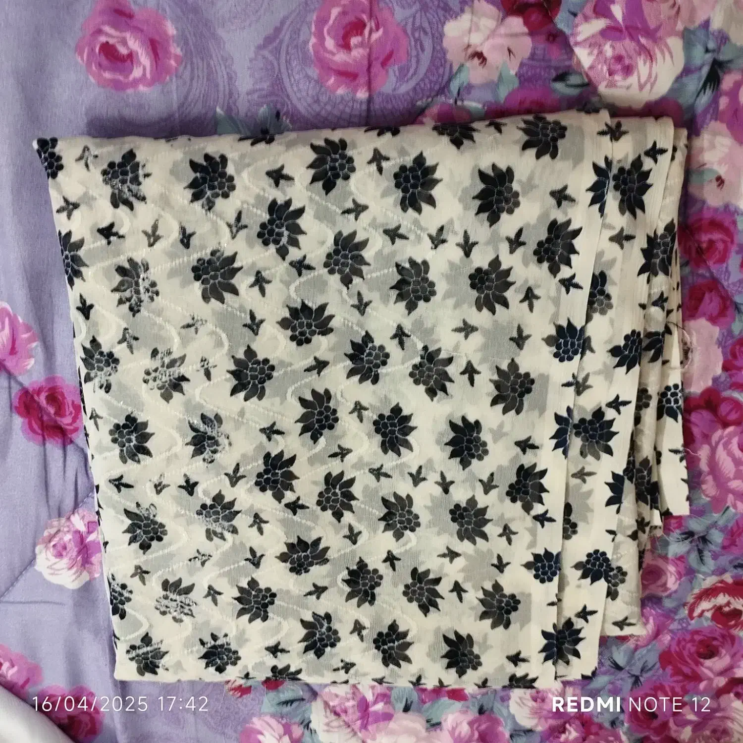 چادر مجلسی دوخته نشده|لباس|گلبهار, شهر جدید گلبهار|دیوار