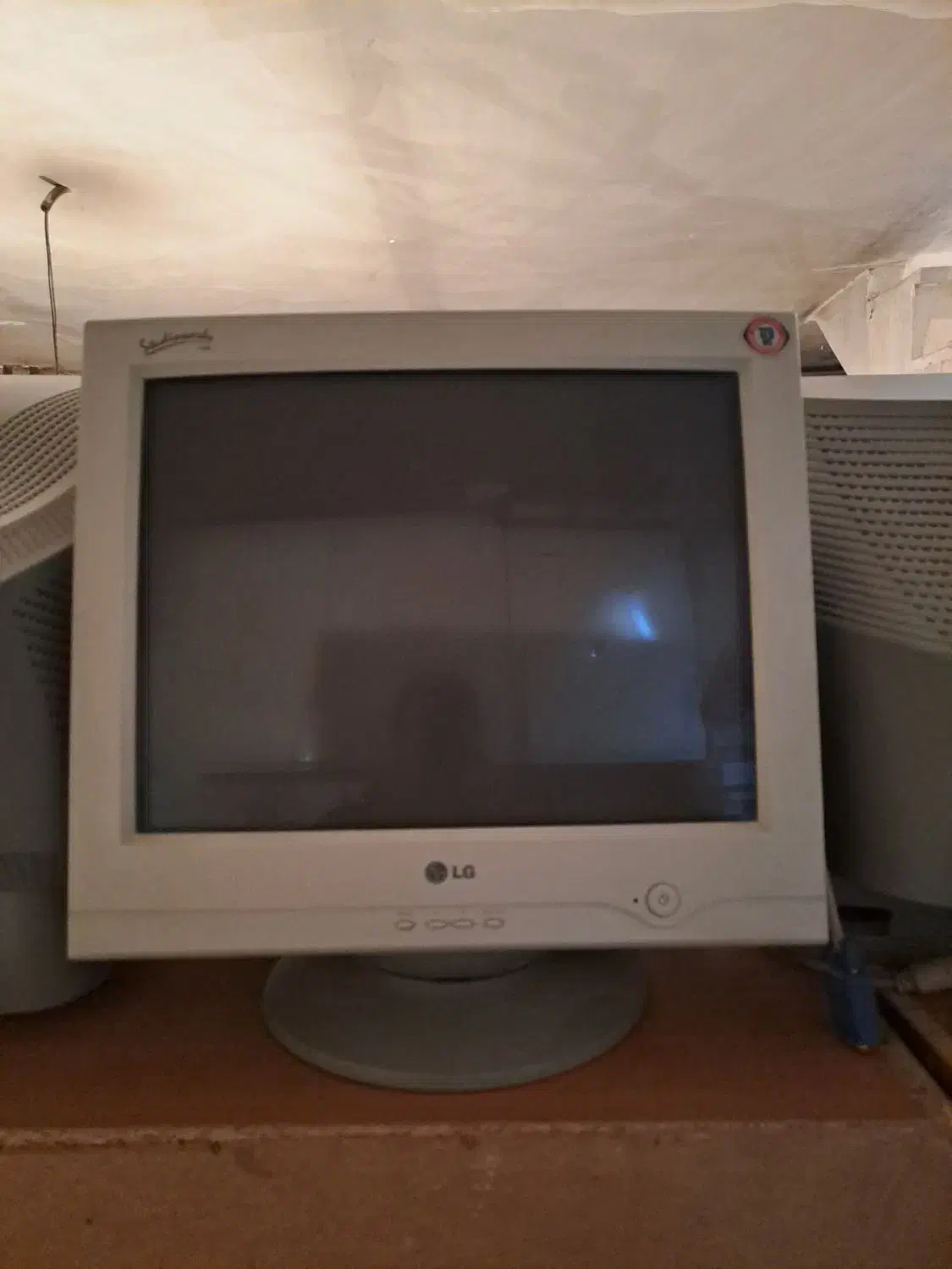 مونیتور قدیمی در حد نو LG|قطعات و لوازم جانبی رایانه|ارومیه, |دیوار